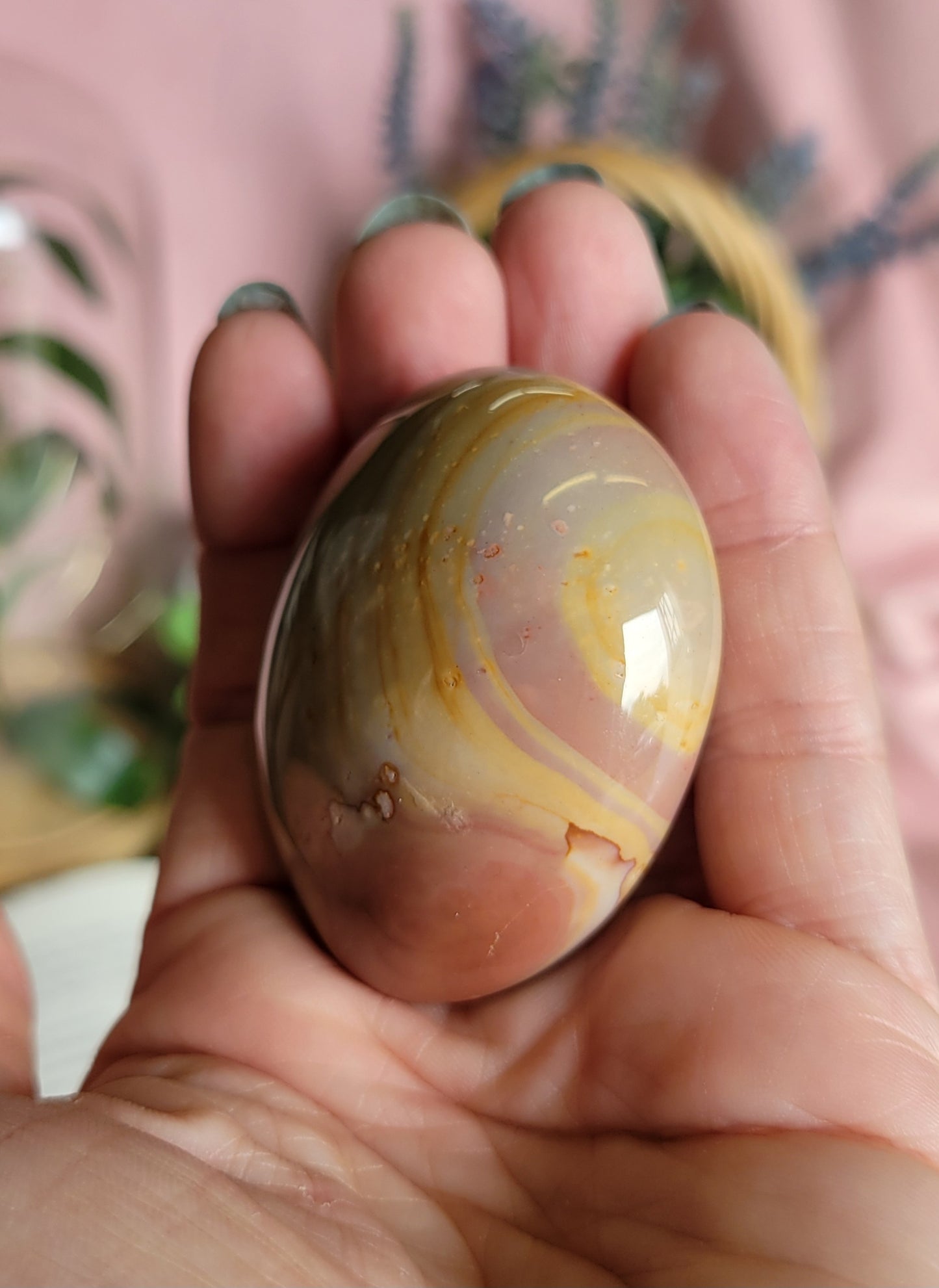 Polychrome palm stone