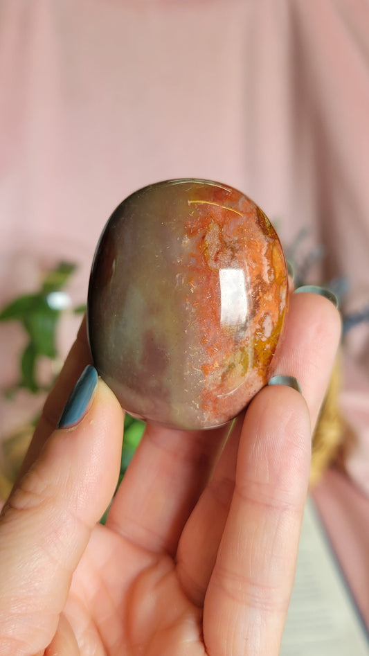Moody polychrome palm stone